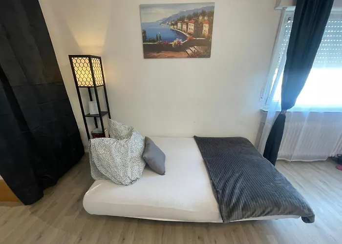 Perfekte 1,5 Wohnung Zentral In Leonberg Gegenueber Einkaufzentrum