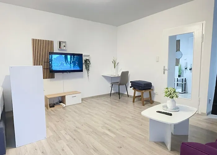 Perfekte 1,5 Wohnung Zentral In Leonberg Gegenueber Einkaufzentrum